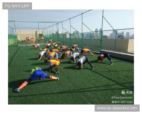 抱足球姿势图解：掌握正确姿势，提升运动表现与技巧分析